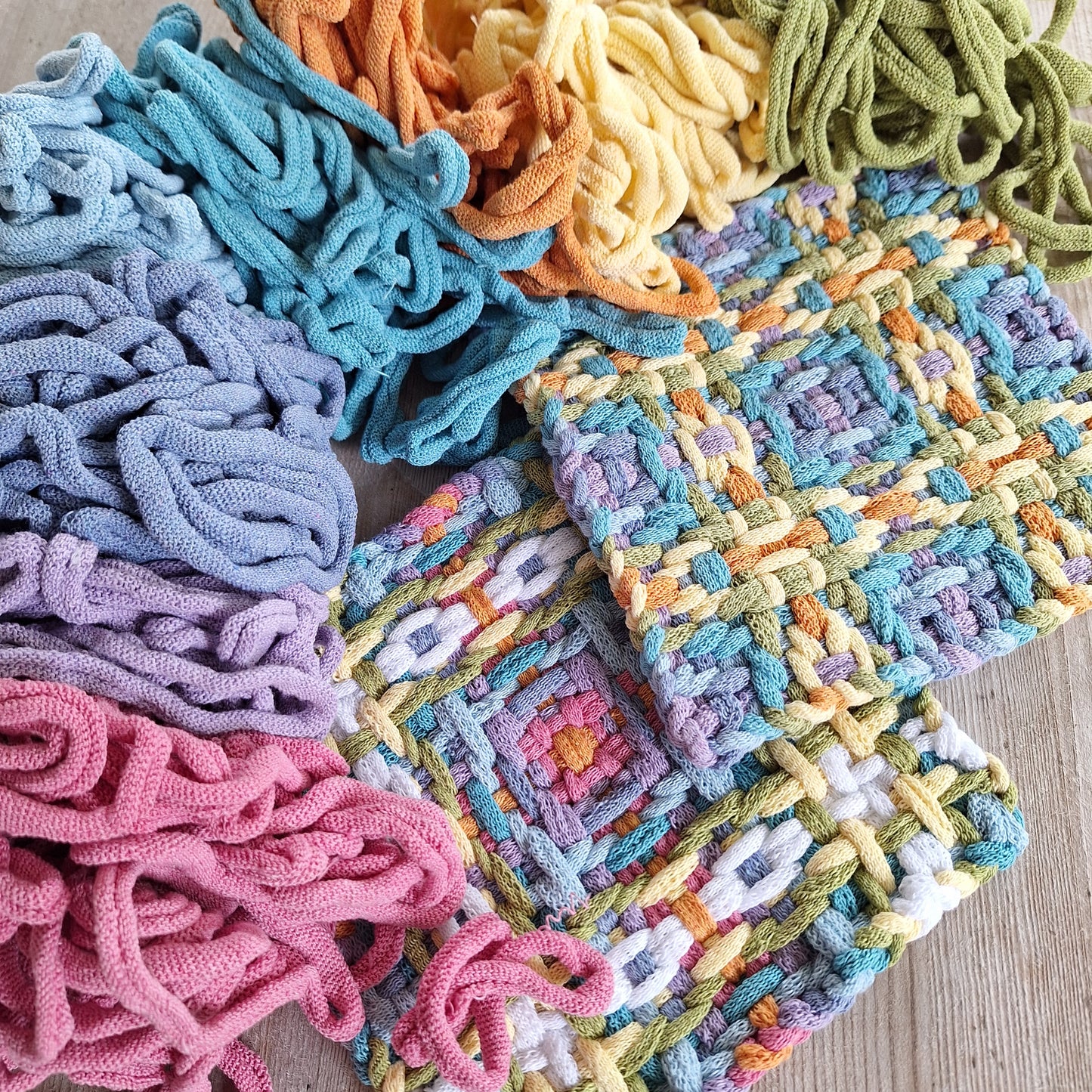 Pro Size Botanicals Lotta Loops for potholder loom