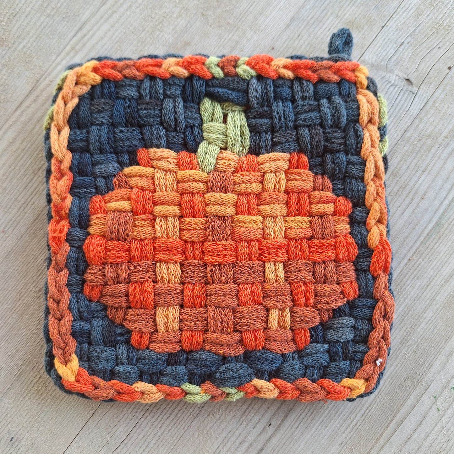 Thanksgiving pumpkin double weave potholder pattern by MNPlatypus