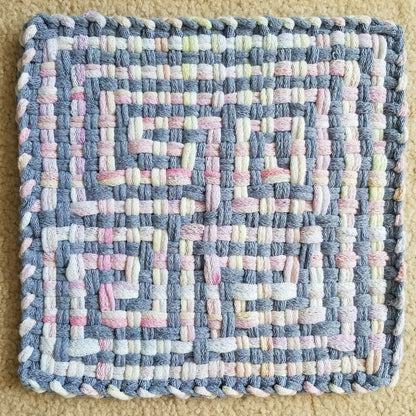 Finger labyrinth potholder pattern by MNPlatypus