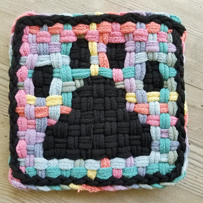 Karin's Paw Spa potholder pattern by MNPlatypus