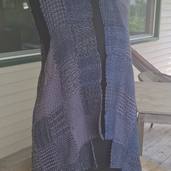 zoom loom vest on a mannequin