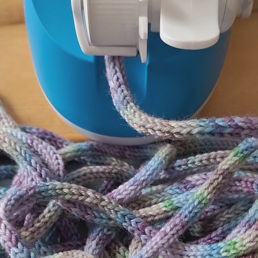making i-cord with the caydo i-cord maker